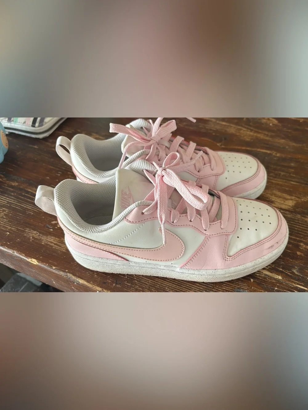 Nike Girl’s Low-Top Sneakers Light Pink and White